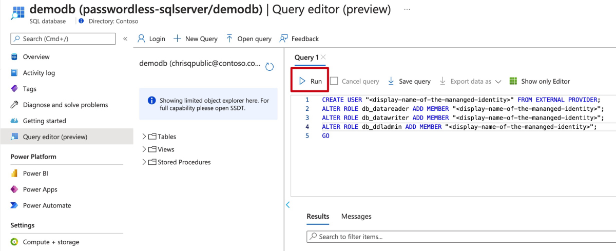 Screenshot des Azure-Portals mit dem SQL-Datenbankabfrage-Editor mit Abfrage zum Erstellen von Benutzern und Hinzufügen von Rollen.