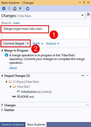 Screenshot: Schaltfläche „Gestaffelt committen“ in der Ansicht „Änderungen“ von Team Explorer in Visual Studio&nbsp;2019.
