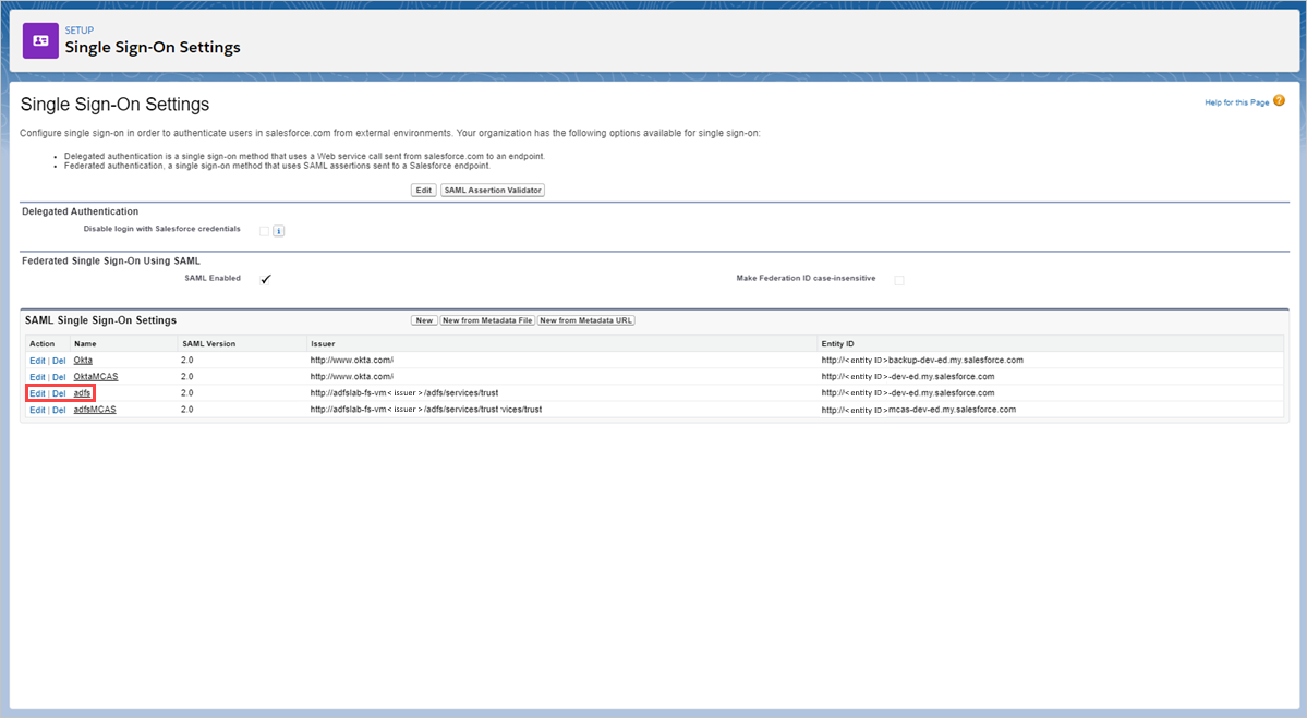 Screenshot der Seite „Salesforce Single Sign-On Settings“, auf der die vorhandene Okta-Konfiguration zur Auswahl angezeigt wird.