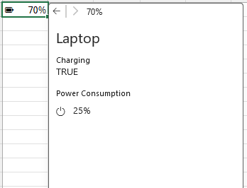 Zellenwert in Excel, der die Akkuladung bei 70 % anzeigt, und der Datentyp Karte zeigt die geschachtelte Laptopentität mit den Eigenschaftswerten für Lade- und Stromverbrauch an.
