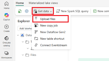 Captura de pantalla del portal Fabric que muestra usando el menú get data para subir archivos.