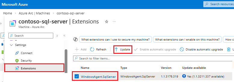 Captura de pantalla del panel Extensión para la Máquina - Azure Arc en el portal de Azure, con la actualización resaltada.