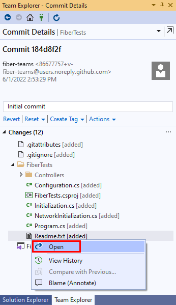 Screenshot dell'opzione Apri nel menu di scelta rapida del file nel riquadro Dettagli del commit di Team Explorer in Visual Studio 2019.