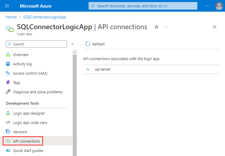 Screenshot che mostra il portale di Azure, la risorsa dell'app per la logica A consumo e il menu delle risorse. Nel menu delle risorse, in Strumenti di sviluppo è selezionata l'opzione Connessioni API.