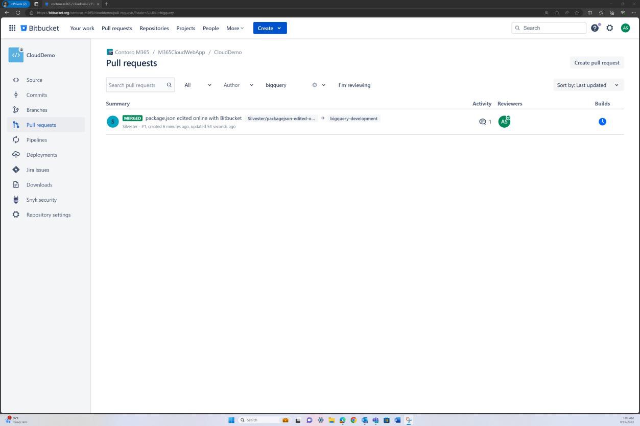 Richiesta pull demo cloud di Bitbucket elencata che mostra un elemento riga unito.