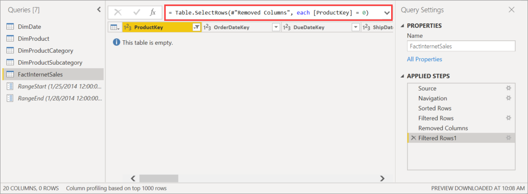Una schermata che mostra l'Editor di Power Query con codice che filtra il product key.