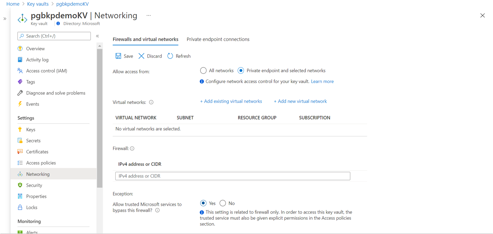 キー コンテナーでのネットワーク通信経路アクセス権のために信頼された Microsoft サービスを許可するオプションを選択したことを示すスクリーンショット。