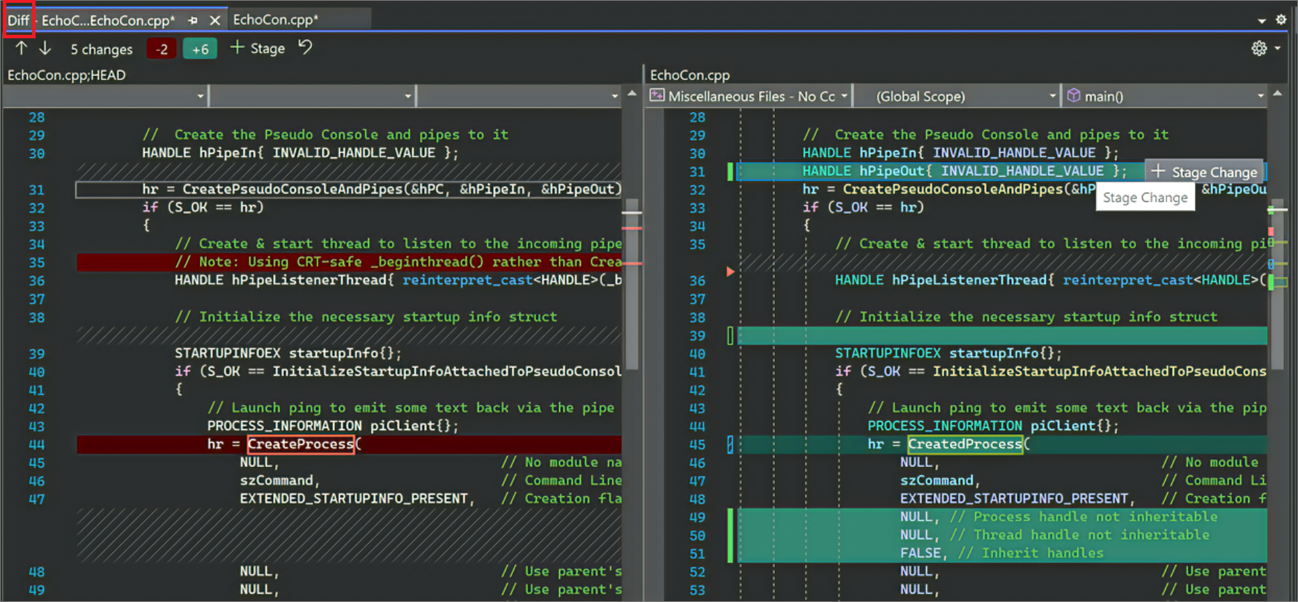 Visual Studio 2022 のステージ変更の相違点ビューのスクリーンショット。