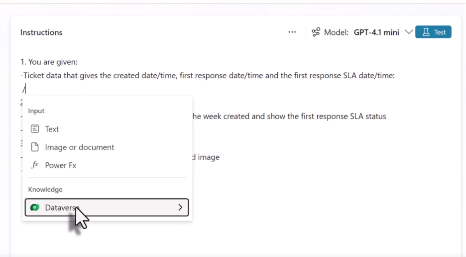 Captura de tela da vinculação do prompt a tabelas relevantes do Dataverse.