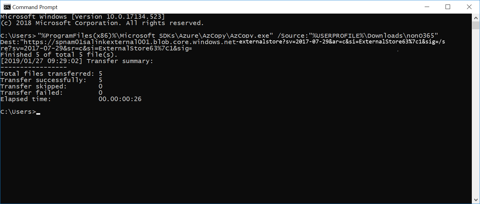 Captura de ecrã do comando AzCopy utilizado para carregar dados externos para o Armazenamento Azure.